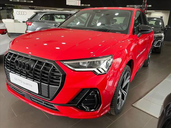AUDI Q3 2.0 40 TFSI GASOLINA PERFORMANCE BLACK PLUS QUATTRO TIPTRONIC AUDI Q3 2.0 40 TFSI GASOLINA PERFORMANCE BLACK PLUS QUATTRO TIPTRONIC